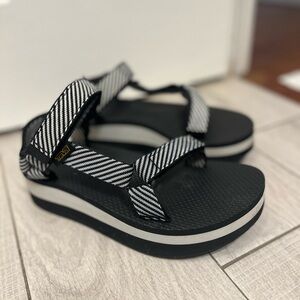 Teva Platform Flatform Sandals 7 38